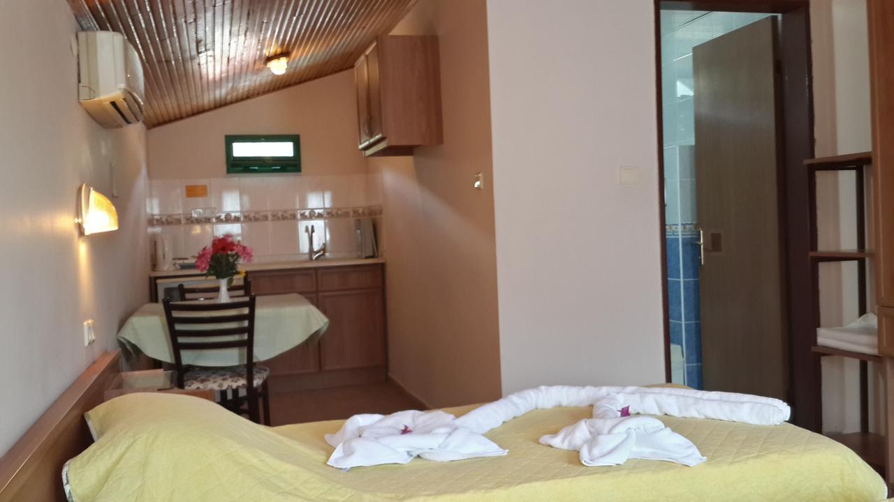 Avlu Apartments 1 İçmeler Oda fotoğraf